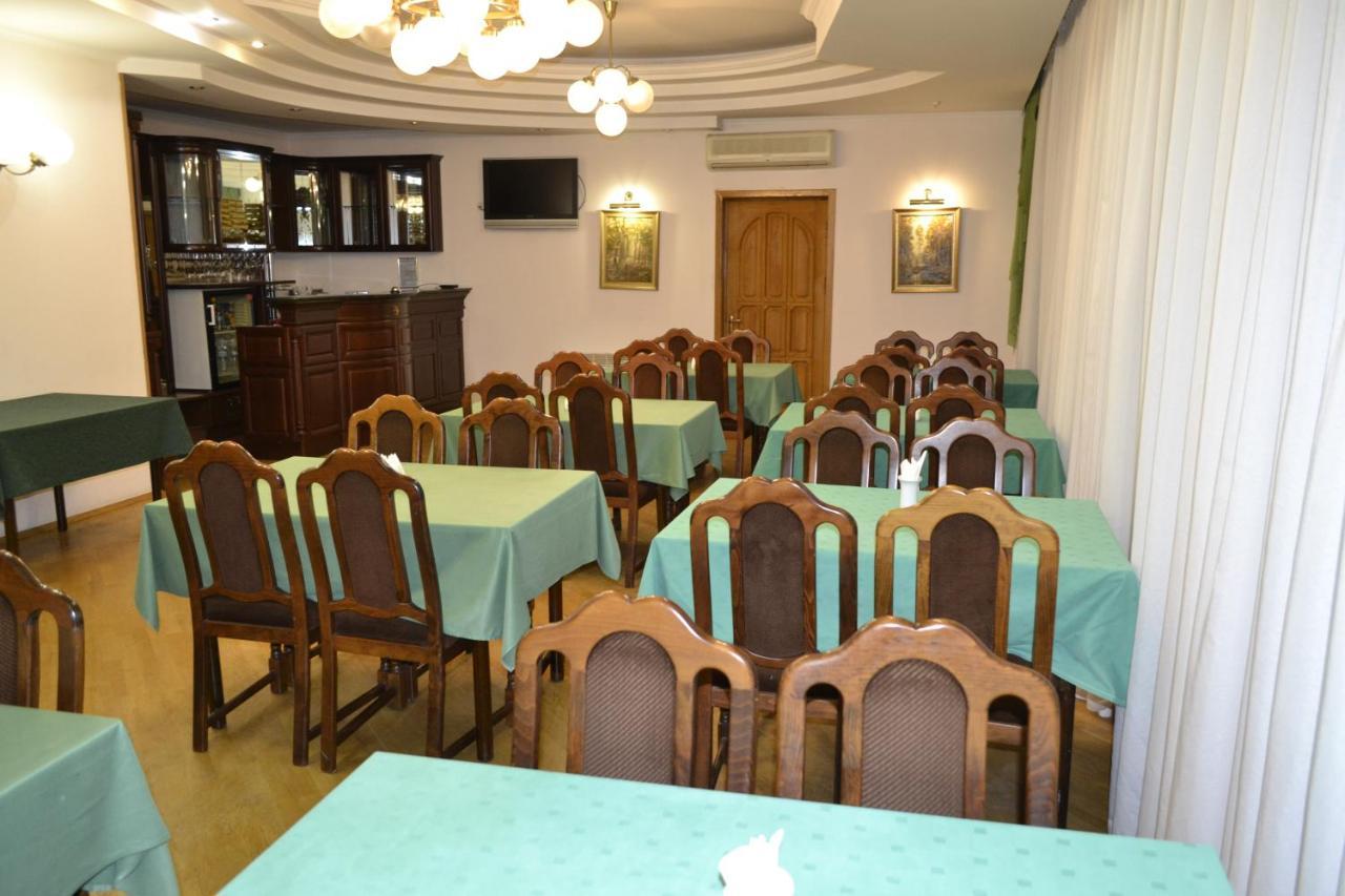Dnipro Hotel Cherkasy Exterior photo