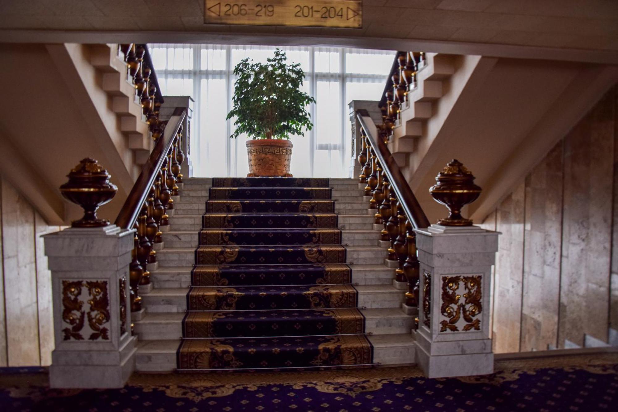 Dnipro Hotel Cherkasy Exterior photo